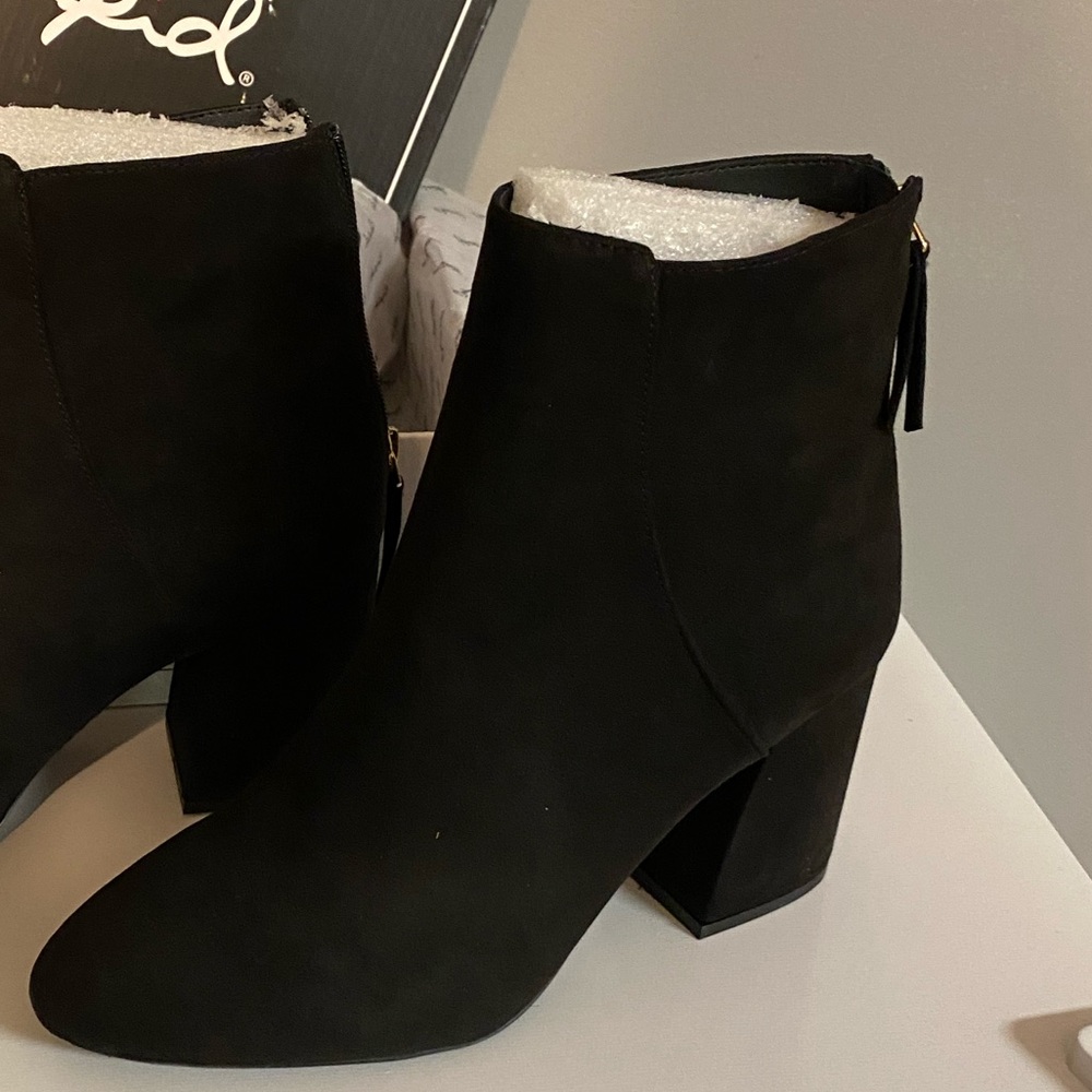 Maurices Qupid Métis Faux Suede Ankle Boot Sz 9